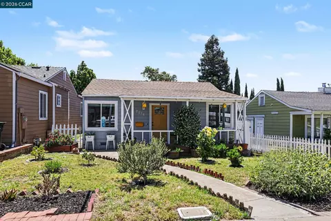 Exterior - 2214 Pacheco Blvd, Martinez, CA 94553 photo 1 of 4