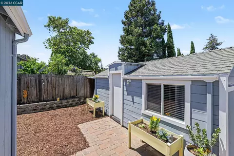 Exterior - 2214 Pacheco Blvd, Martinez, CA 94553 photo 2 of 4