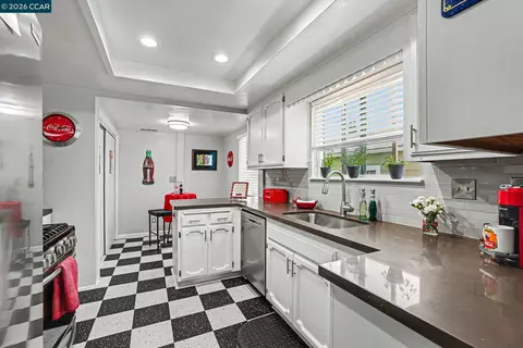 Kitchen - 2214 Pacheco Blvd, Martinez, CA 94553 photo 2 of 3