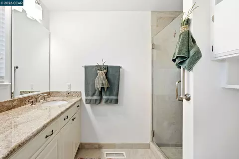 Bath - 1645 Beckner Ct, Concord, CA 94521 photo 1 of 2
