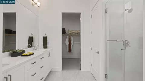 Bath - 3530 Lakeshore Ave, Tracy, CA 95377 photo 1 of 2