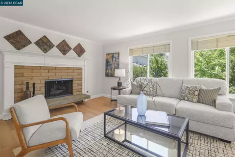 Living - 1193 Morrell, Concord, CA 94521 photo 4 of 8