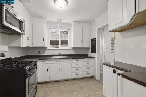 3597 Walnut St, Lafayette, CA 94549 photo 8