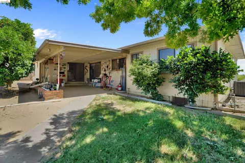 Exterior - 944 Sherman Ln, Oakley, CA 94561 photo 1 of 2