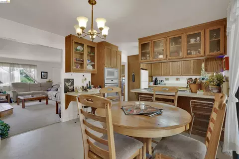 Dining - 944 Sherman Ln, Oakley, CA 94561 photo 3 of 3