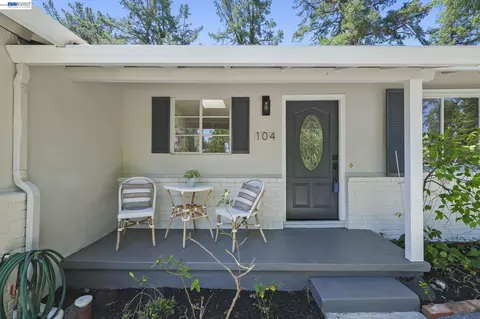 104 Hopeco Rd, Pleasant Hill, CA 94523