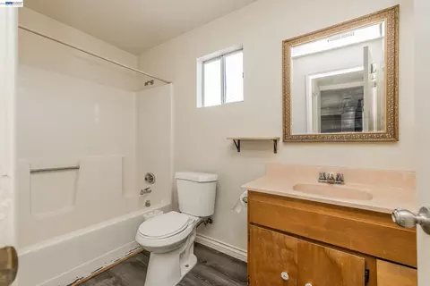 Bath - 252 W Clover Rd, Tracy, CA 95376 photo 3 of 4
