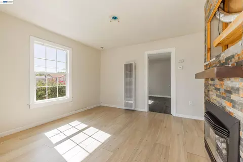 Living - 252 W Clover Rd, Tracy, CA 95376 photo 5 of 5