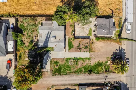View/Area - 252 W Clover Rd, Tracy, CA 95376 photo 2 of 4