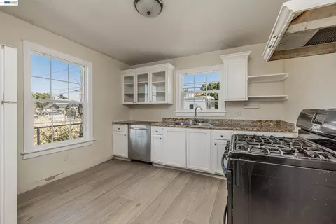 Kitchen - 252 W Clover Rd, Tracy, CA 95376 photo 2 of 2