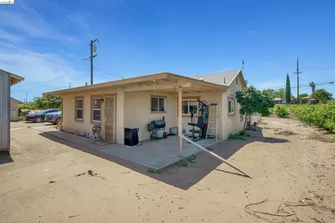 Exterior - 2080 Ohara Ave, Oakley, CA 94561 photo 1 of 5