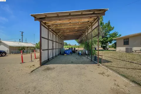 Exterior - 2080 Ohara Ave, Oakley, CA 94561 photo 4 of 5