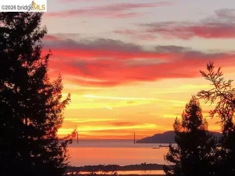 View/Area - 1196 Keith Ave, Berkeley, CA 94708 photo 2 of 5