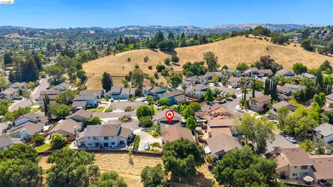 View/Area - 2135 Rock Pass Pl, Martinez, CA 94553 photo 1 of 2