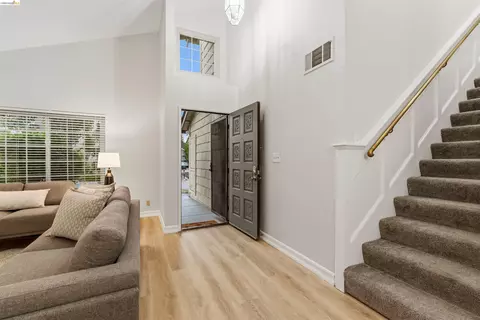 Entry Way - 2135 Rock Pass Pl, Martinez, CA 94553 photo 1 of 2