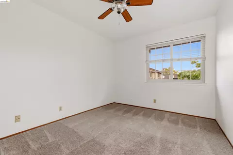 Bedroom - 2135 Rock Pass Pl, Martinez, CA 94553 photo 3 of 7