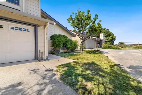 Exterior - 2135 Rock Pass Pl, Martinez, CA 94553 photo 1 of 4