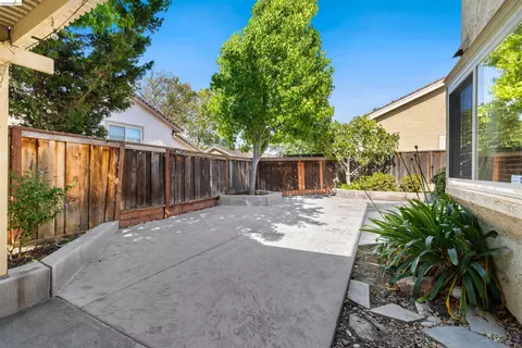Exterior - 2135 Rock Pass Pl, Martinez, CA 94553 photo 4 of 4