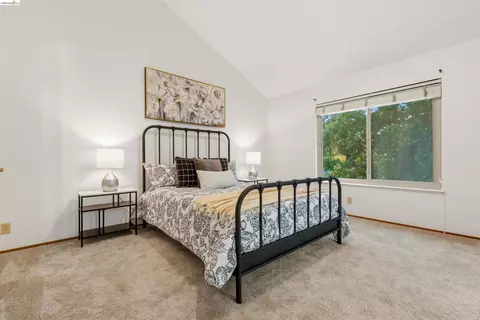 Bedroom - 2135 Rock Pass Pl, Martinez, CA 94553 photo 5 of 7
