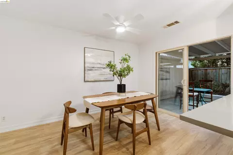 Dining - 2135 Rock Pass Pl, Martinez, CA 94553 photo 3 of 5