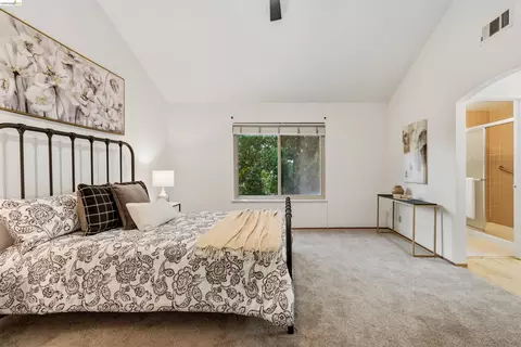 Bedroom - 2135 Rock Pass Pl, Martinez, CA 94553 photo 6 of 7