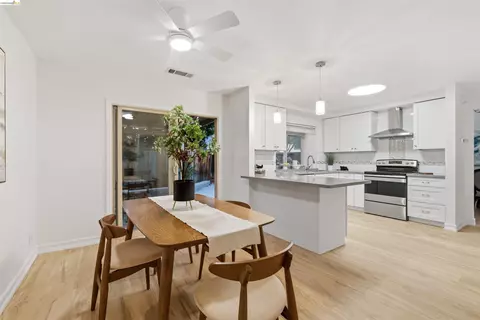 Dining - 2135 Rock Pass Pl, Martinez, CA 94553 photo 1 of 5