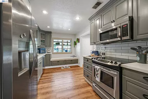 3277 Monika Ln, Fairview, CA 94541