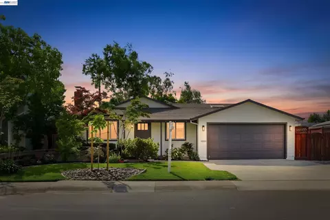 1023 Huntingdon Dr, San Jose, CA 95129