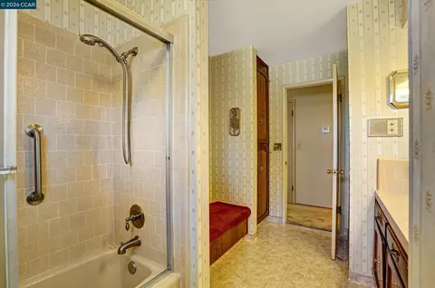Bath - 2585 S Macarthur Dr, Tracy, CA 95376 photo 2 of 3
