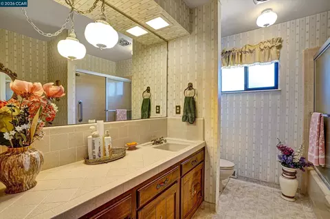 Bath - 2585 S Macarthur Dr, Tracy, CA 95376 photo 1 of 3