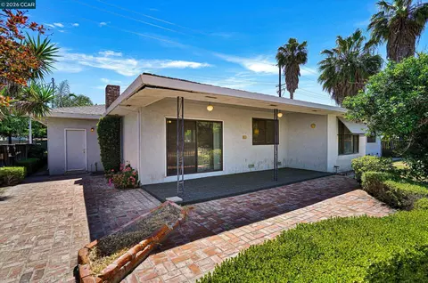 Exterior - 2585 S Macarthur Dr, Tracy, CA 95376 photo 5 of 8