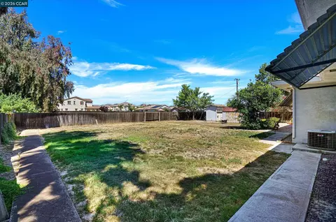 Exterior - 2585 S Macarthur Dr, Tracy, CA 95376 photo 6 of 8