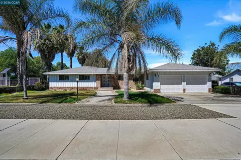 2585 S Macarthur Dr, Tracy, CA 95376
