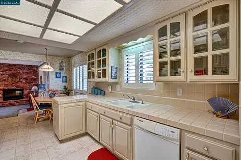 Kitchen - 2585 S Macarthur Dr, Tracy, CA 95376 photo 1 of 5