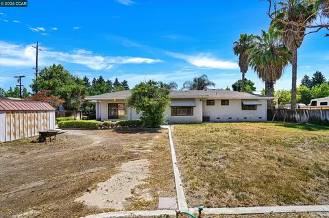Exterior - 2585 S Macarthur Dr, Tracy, CA 95376 photo 8 of 8
