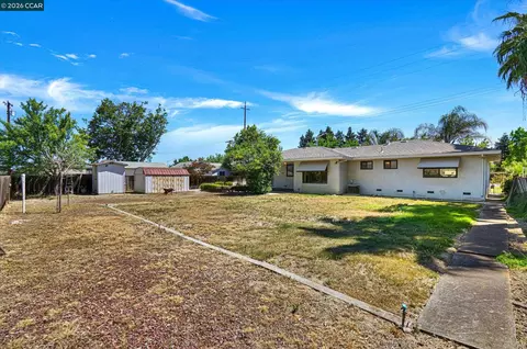 Exterior - 2585 S Macarthur Dr, Tracy, CA 95376 photo 7 of 8