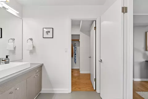 Bath - 1126 Keeler Ave, Berkeley, CA 94708 photo 3 of 3