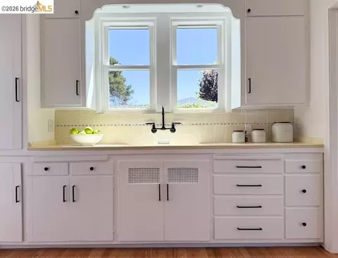 Kitchen - 1211 Hearst Ave, Berkeley, CA 94702 photo 3 of 6