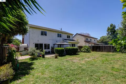 Exterior - 36276 Cedar Blvd, Newark, CA 94560 photo 4 of 7