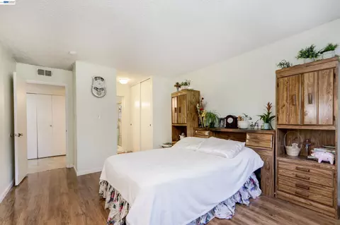 Bedroom - 36276 Cedar Blvd, Newark, CA 94560 photo 4 of 9