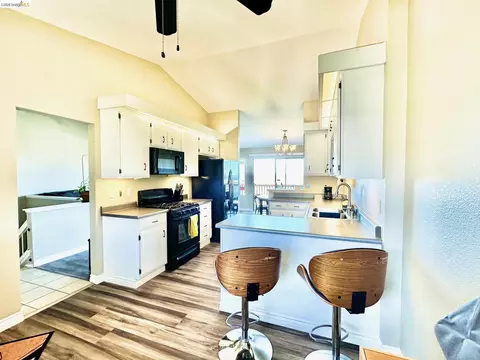 Kitchen - 222 Manuel Ct, Bay Point, CA 94565 photo 1 of 3