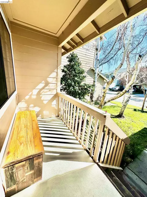 Exterior - 222 Manuel Ct, Bay Point, CA 94565 photo 5 of 8