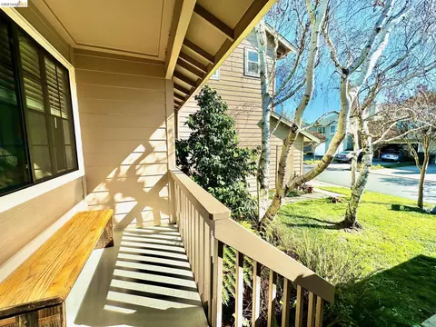Exterior - 222 Manuel Ct, Bay Point, CA 94565 photo 4 of 8