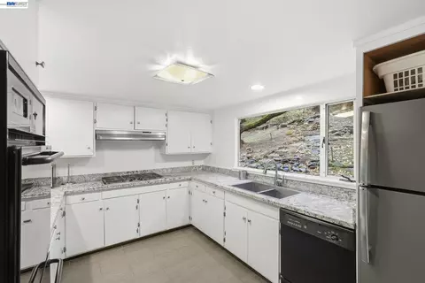 Kitchen - 2929 Kilkare Rd, Sunol, CA 94586 photo 4 of 4