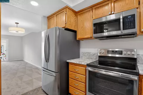 Kitchen - 1819 Wildbrook Ct #C, Concord, CA 94521 photo 2 of 2