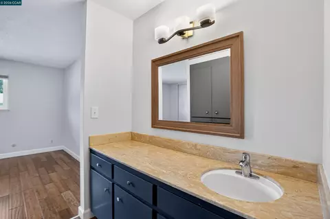Bath - 1819 Wildbrook Ct #C, Concord, CA 94521 photo 2 of 3