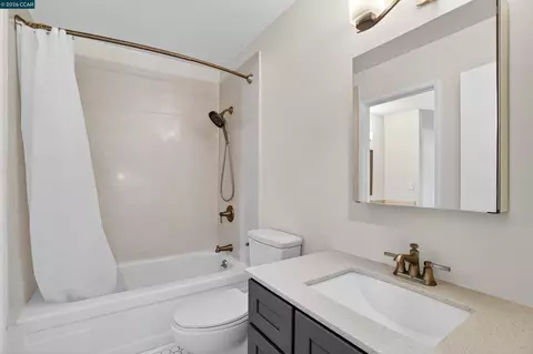 Bath - 1819 Wildbrook Ct #C, Concord, CA 94521 photo 1 of 3