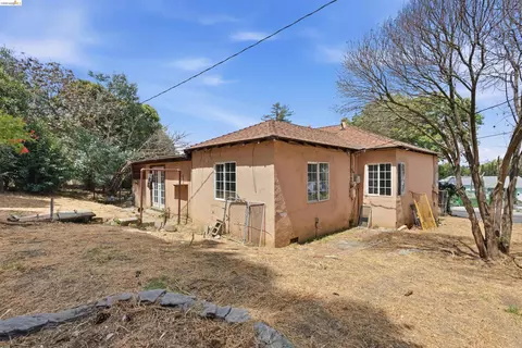 Exterior - 1201 Magazine St, Vallejo, CA 94591 photo 3 of 8