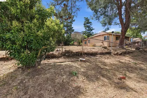 Exterior - 1201 Magazine St, Vallejo, CA 94591 photo 5 of 8