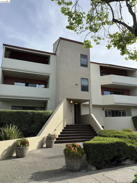 2515 Central #102, Alameda, CA 94501